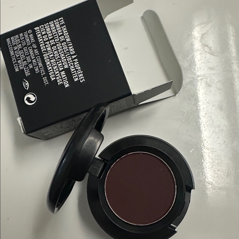 MAC SHADY SANTA eyeshadow NIB Matte - Picture 4 of 5